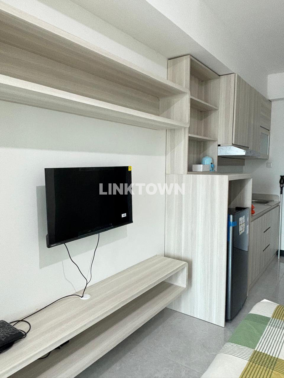 For Rent Apartemen Type Studio Deluxe Furnish di Westown View
