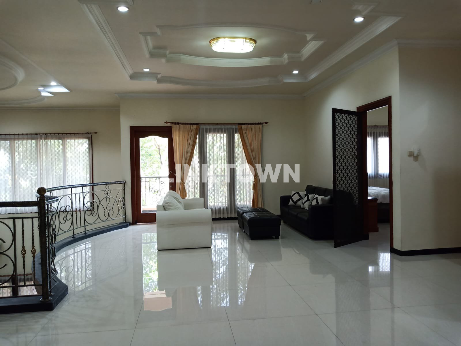 Disewakan Rumah Dikawasan Elite Pakuwon Indah