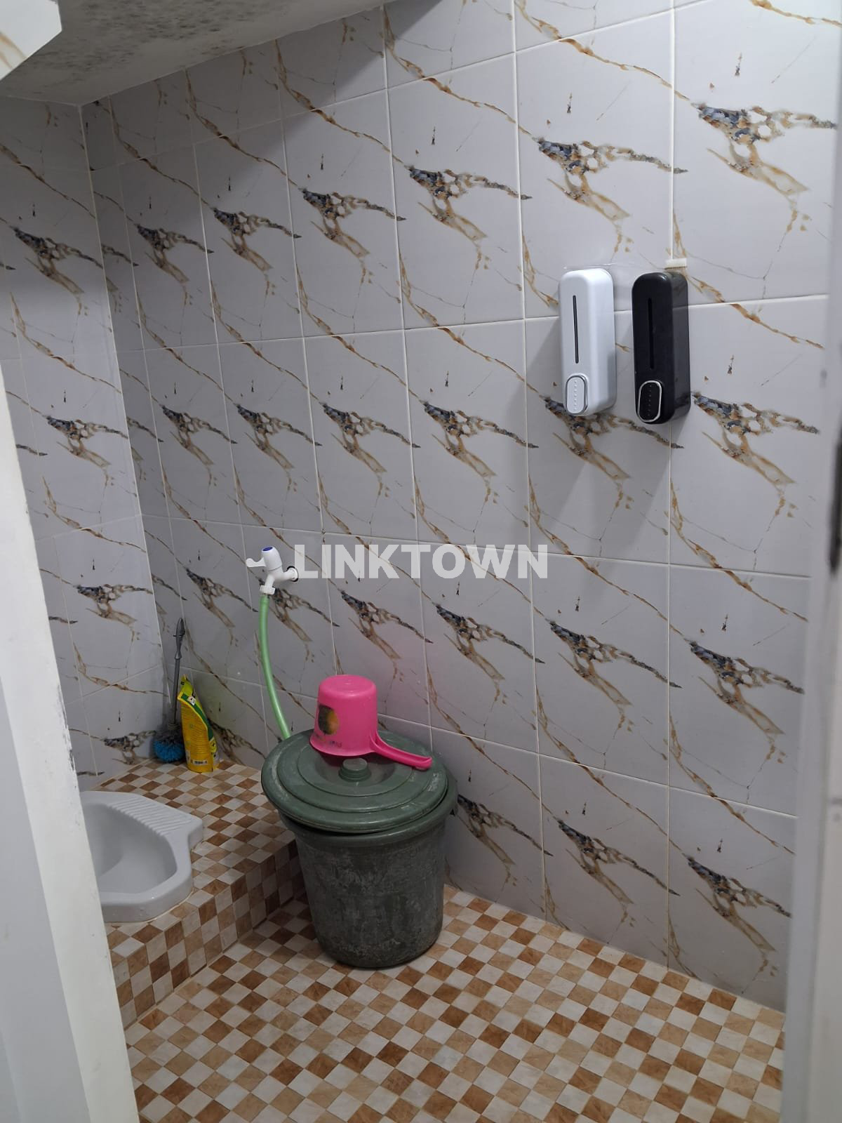 Dijual Cocok Untuk Usaha 2,5 Lantai Bagus SHM