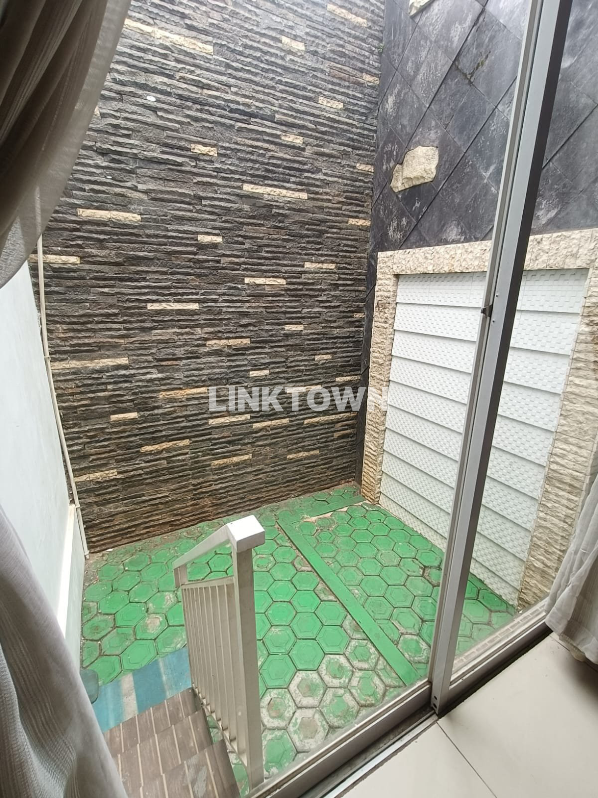 Dijual Rumah Eksklusif Semi Furnish Luas 175m² di Billy Moon Duren Sawit