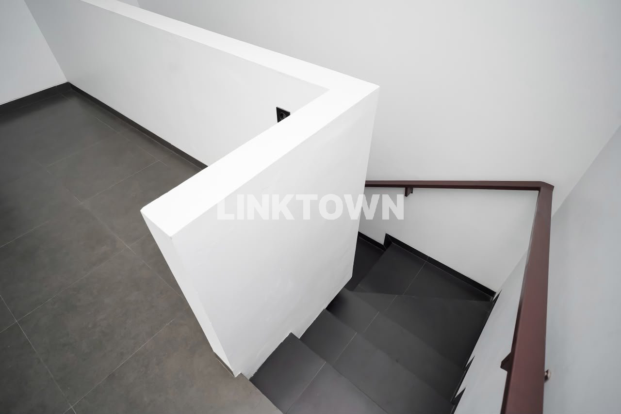 Dijual Rumah Modern Minimalis di Alton Town House Semarang