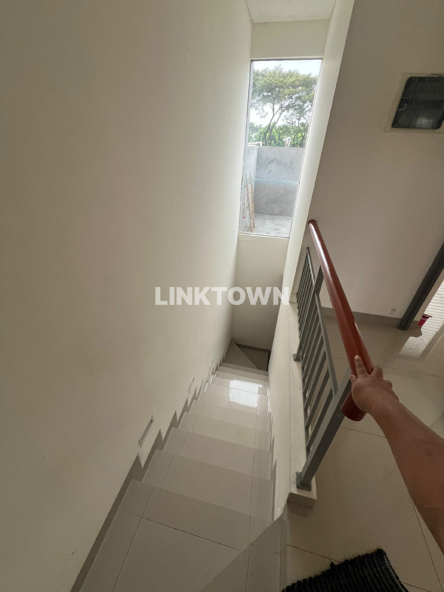 Jual Cepat Rumah 2 Lantai Siap Huni Japanese Style dekat Summarecon