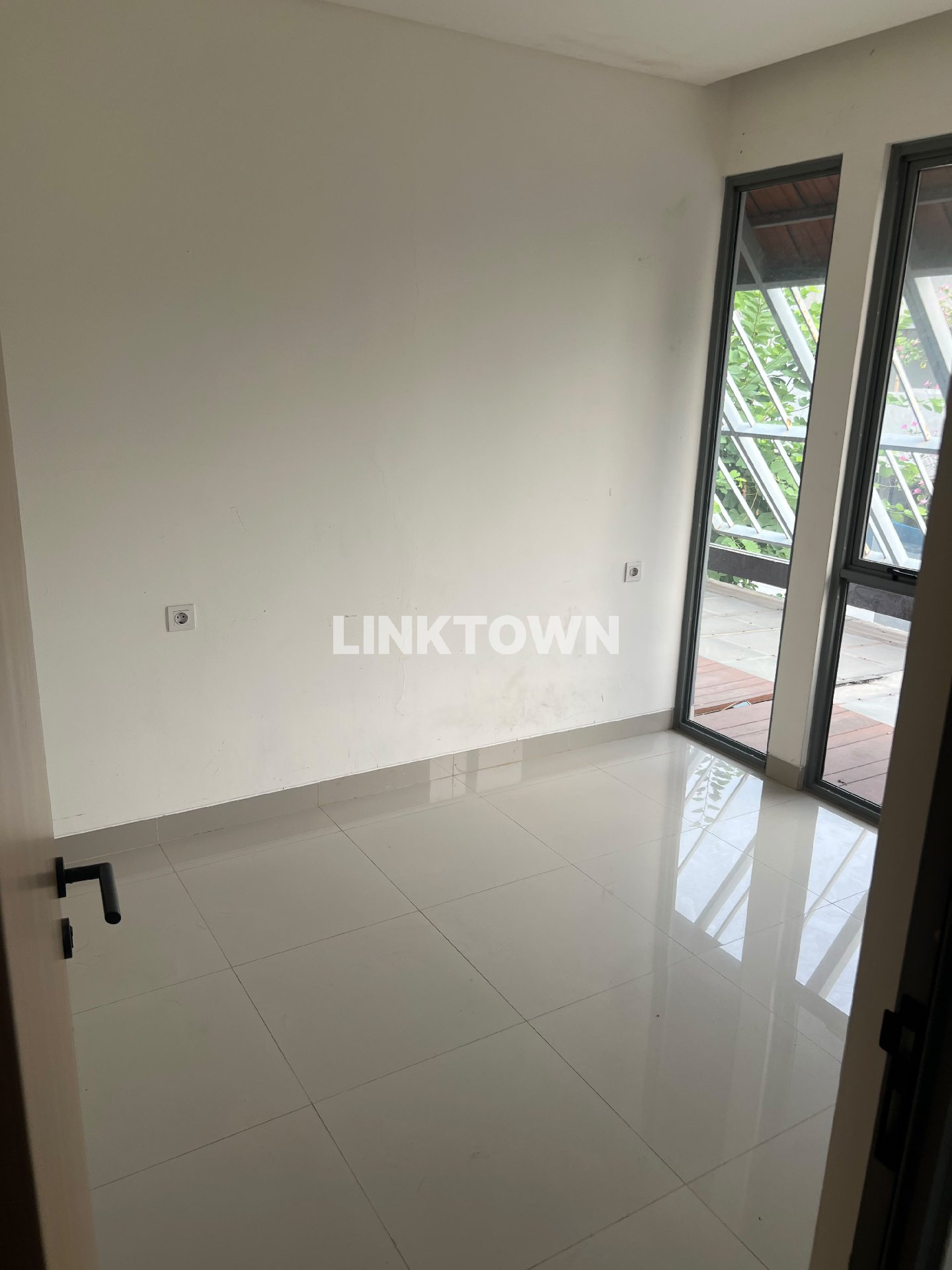 Jual Cepat Rumah 2 Lantai Siap Huni Japanese Style dekat Summarecon