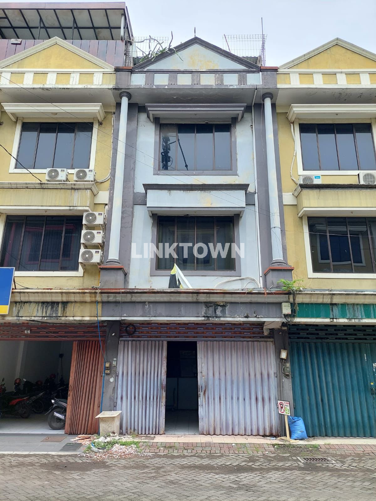 Termurah Ruko 3,5 Lantai Cocok untuk Segala Bidang Usaha di Gedangan Sidoarjo Termurah Ruko 3,5 Lantai Cocok untuk Segala Bidang Usaha di Gedangan Sidoarjo