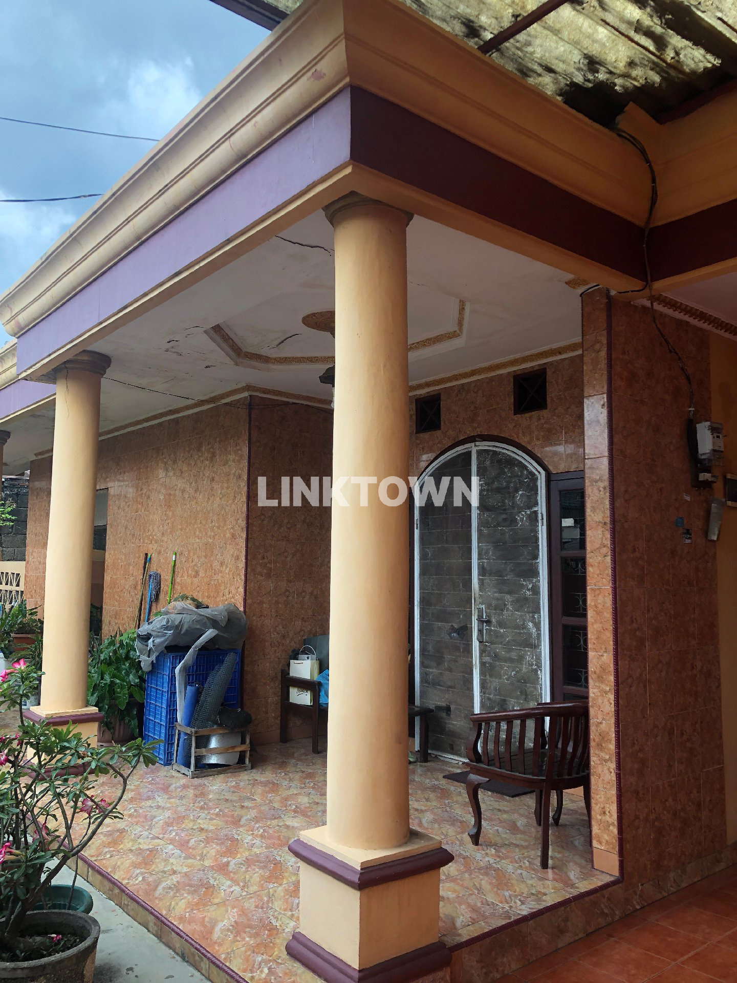 DIJUAL RUMAH + 5 KAMAR KOST LOKASI STRATEGIS CENGKARENG JAKBAR