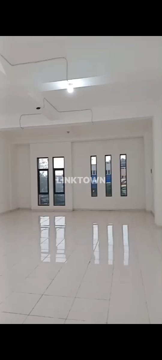 Ruko 3,5 Lantai Kawasan Komersial di Raya Utama Majapahit Semarang