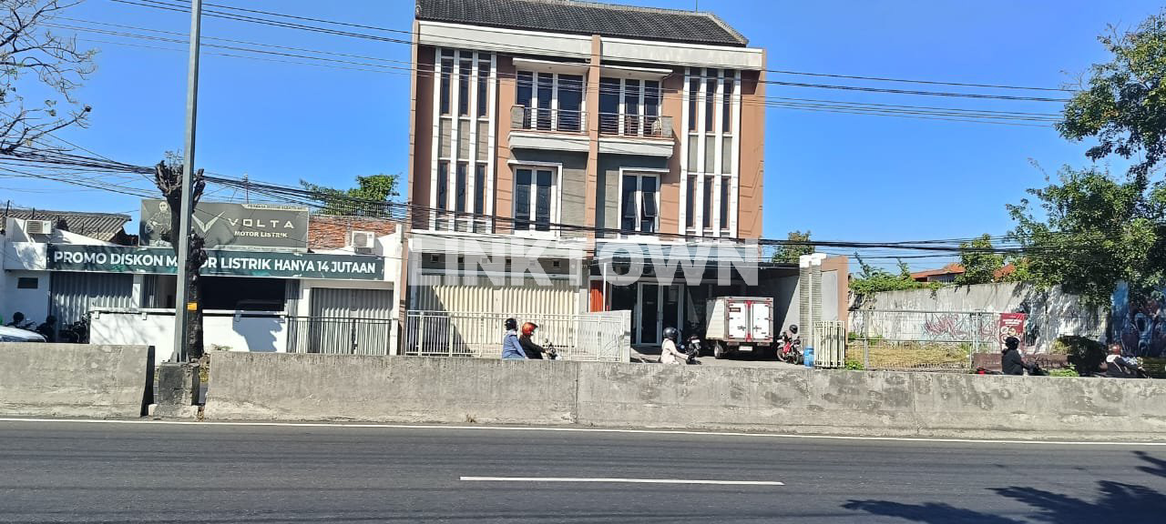 Ruko 3,5 Lantai Kawasan Komersial di Raya Utama Majapahit Semarang Ruko 3,5 Lantai Kawasan Komersial di Raya Utama Majapahit Semarang