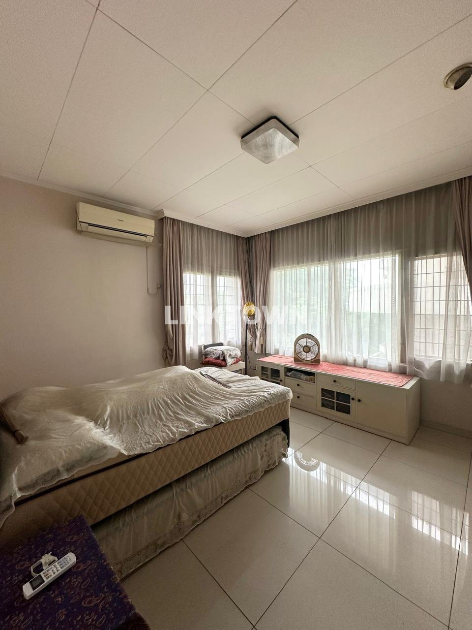 DIJUAL CEPAT CONDOMINIUM SEMI FURNISH JAKARTA SELATAN
