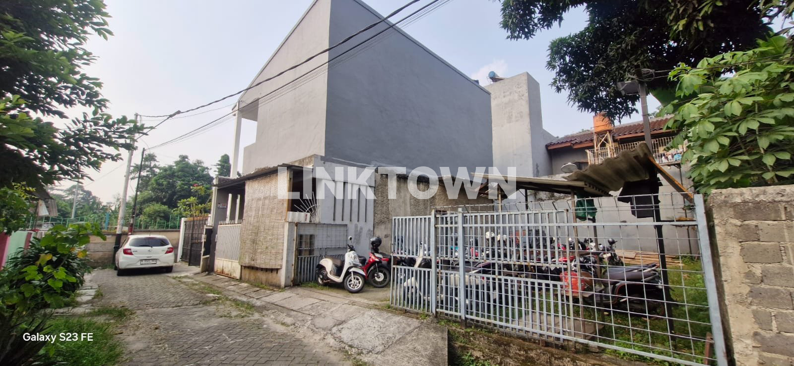 Unit Usaha Kost Dengan Garasi Luas Siap Sewakan Bintaro