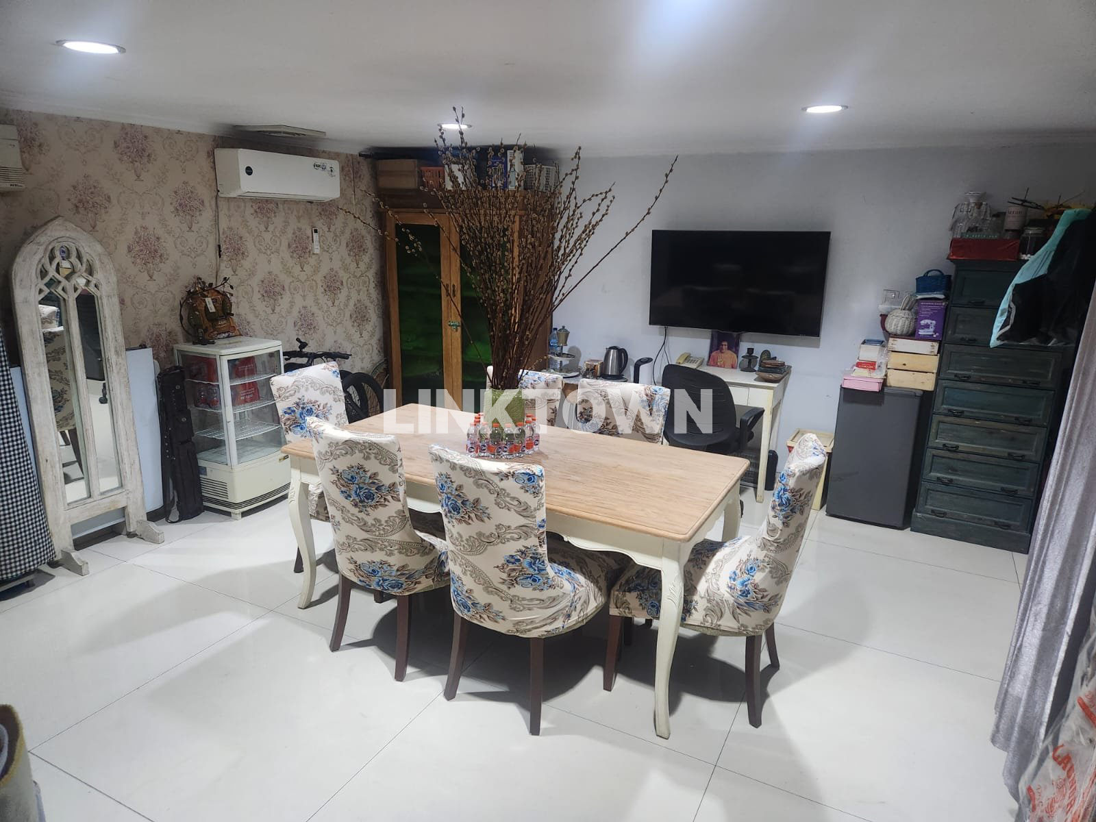 DIJUAL CEPAT RUMAH SIAP HUNI FULL FURNISH CENGKARENG