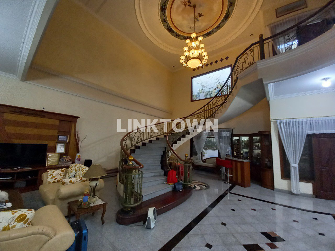 Dijual Cepat Rumah Mewah Harga Undermarket di Pakuwon City