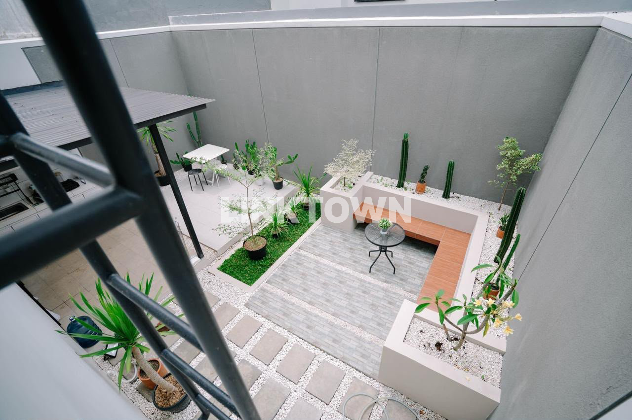 Jual Cepat Rumah Furnish Luas 120m² Esklusif di Kota Baru Parahyangan Bandung