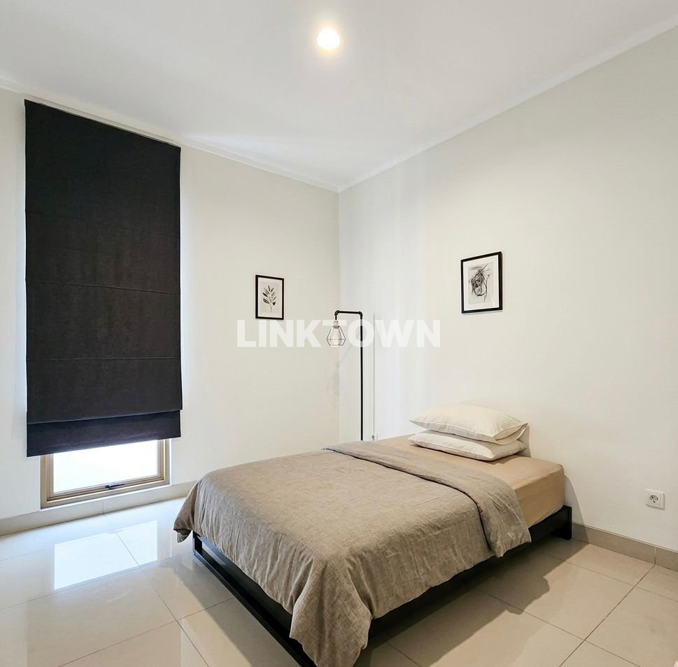 DIJUAL MURAH RUMAH SIAP HUNI FULL FURNISH SUMMARECON BEKASI