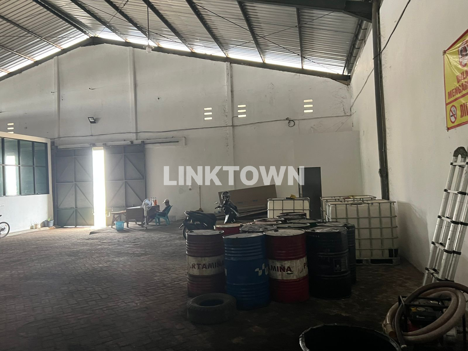 Dijual Gudang Tambak Sawah Siap Pakai di Kawasan Pergudangan Dekat Tol Waru Juanda