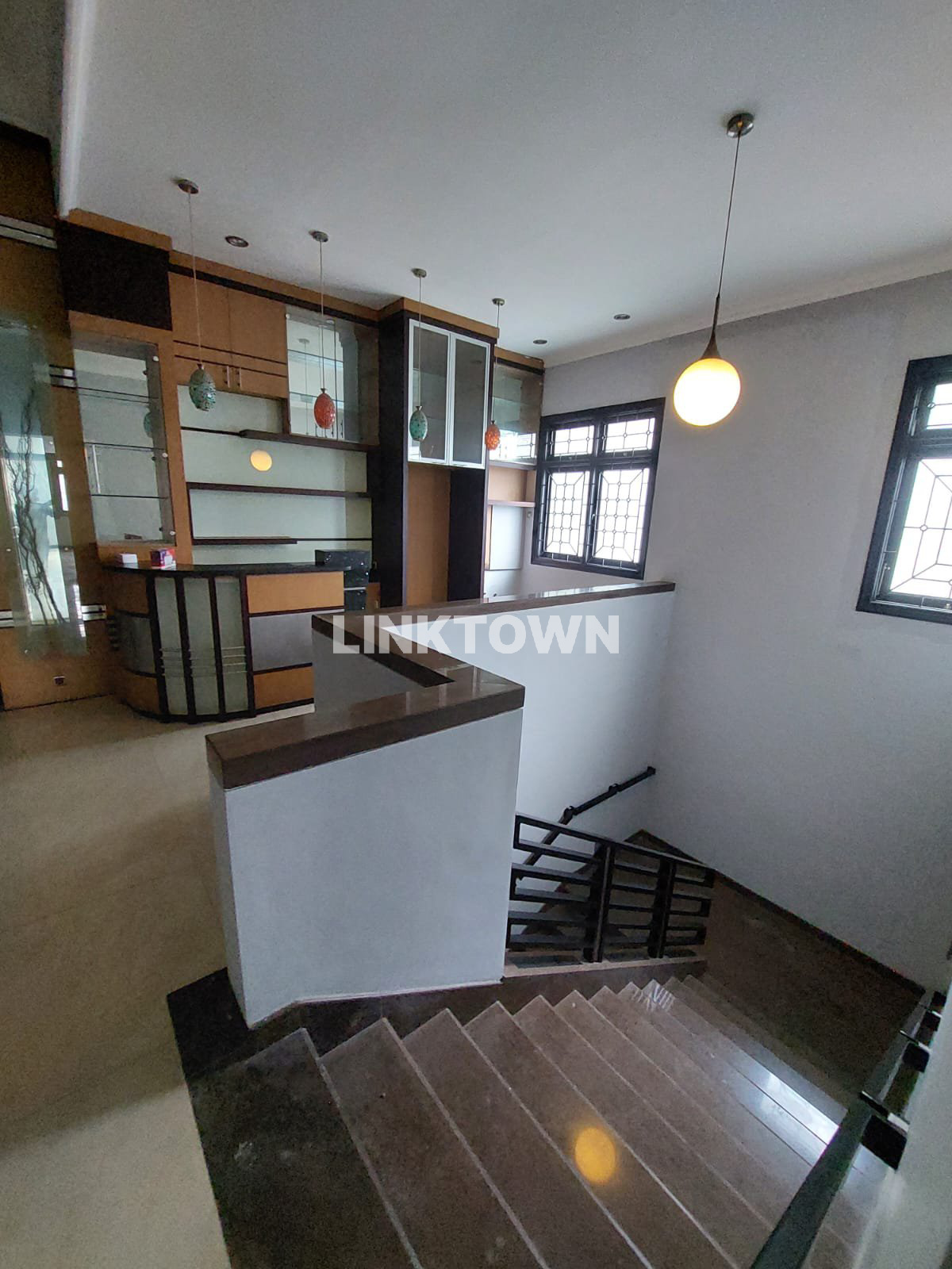 Dijual Cepat Rumah Elit Kondisi Istimewa di Royal Regency Mojokerto