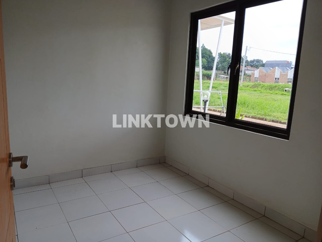 Tahunan Siap Huni Bagus Minimalis