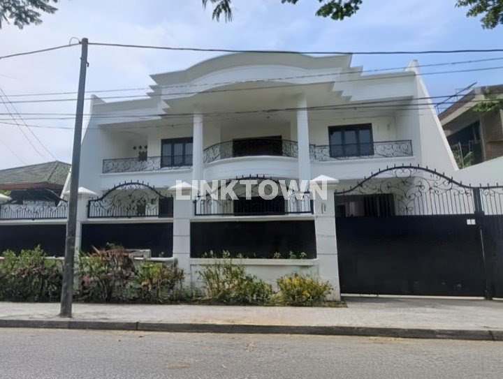 Dijual Rumah Mewah Strategis di Ketintang Baru Dekat Royal Plaza Dijual Rumah Mewah Strategis di Ketintang Baru Dekat Royal Plaza