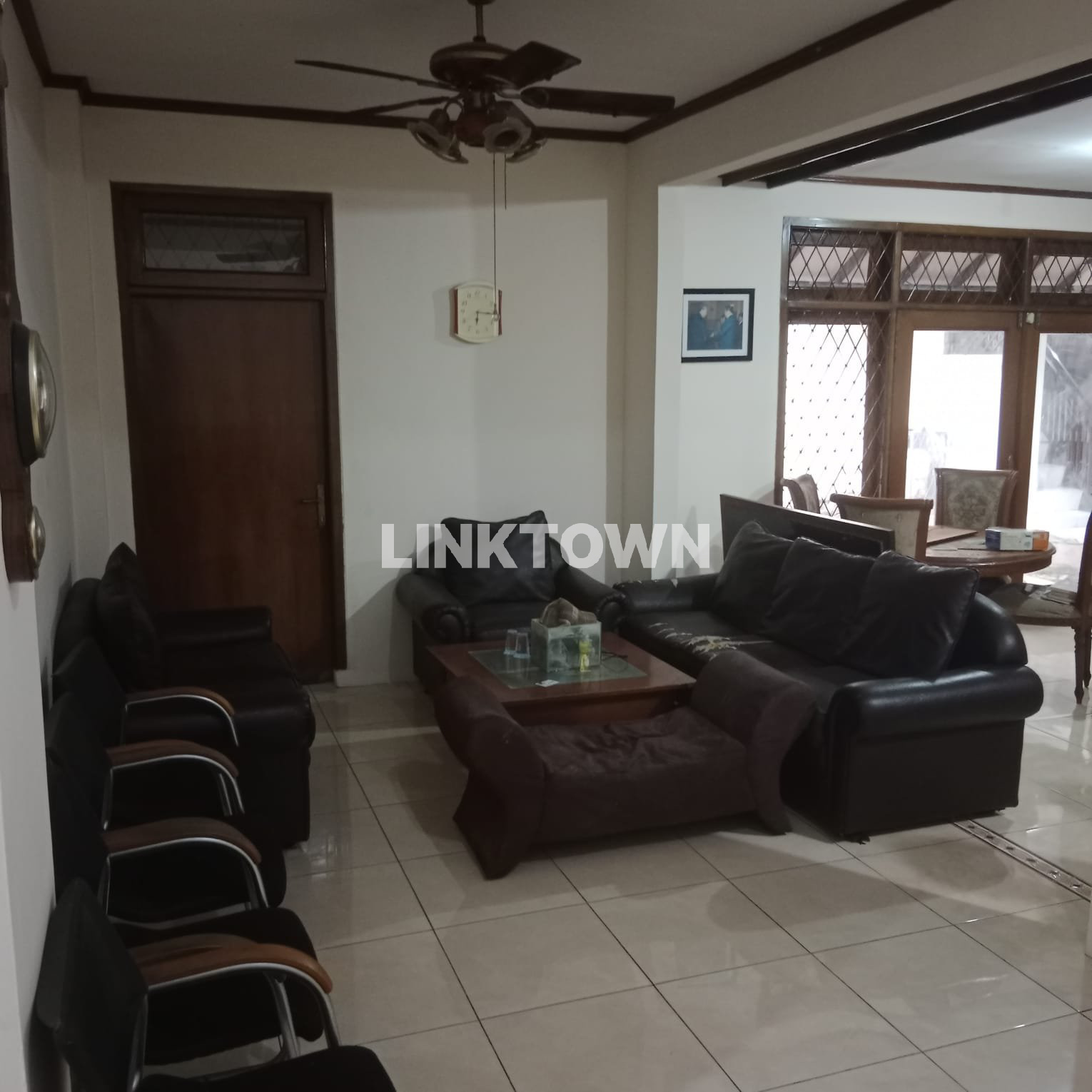 Rumah Siap Huni Luas 370m² Semi Furnish