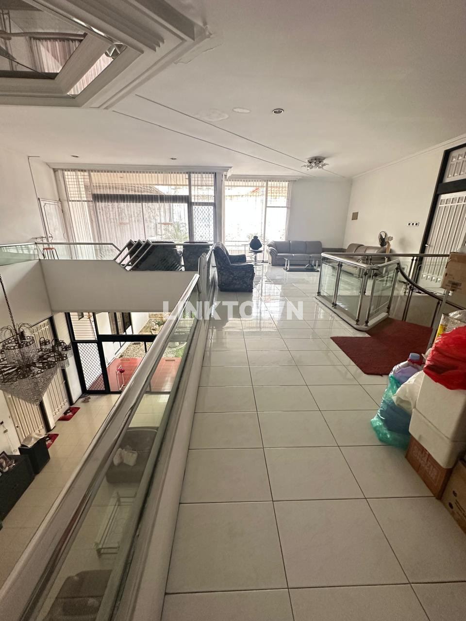 Dijual Rumah Raya Satelit Strategis Komersial Siap Huni