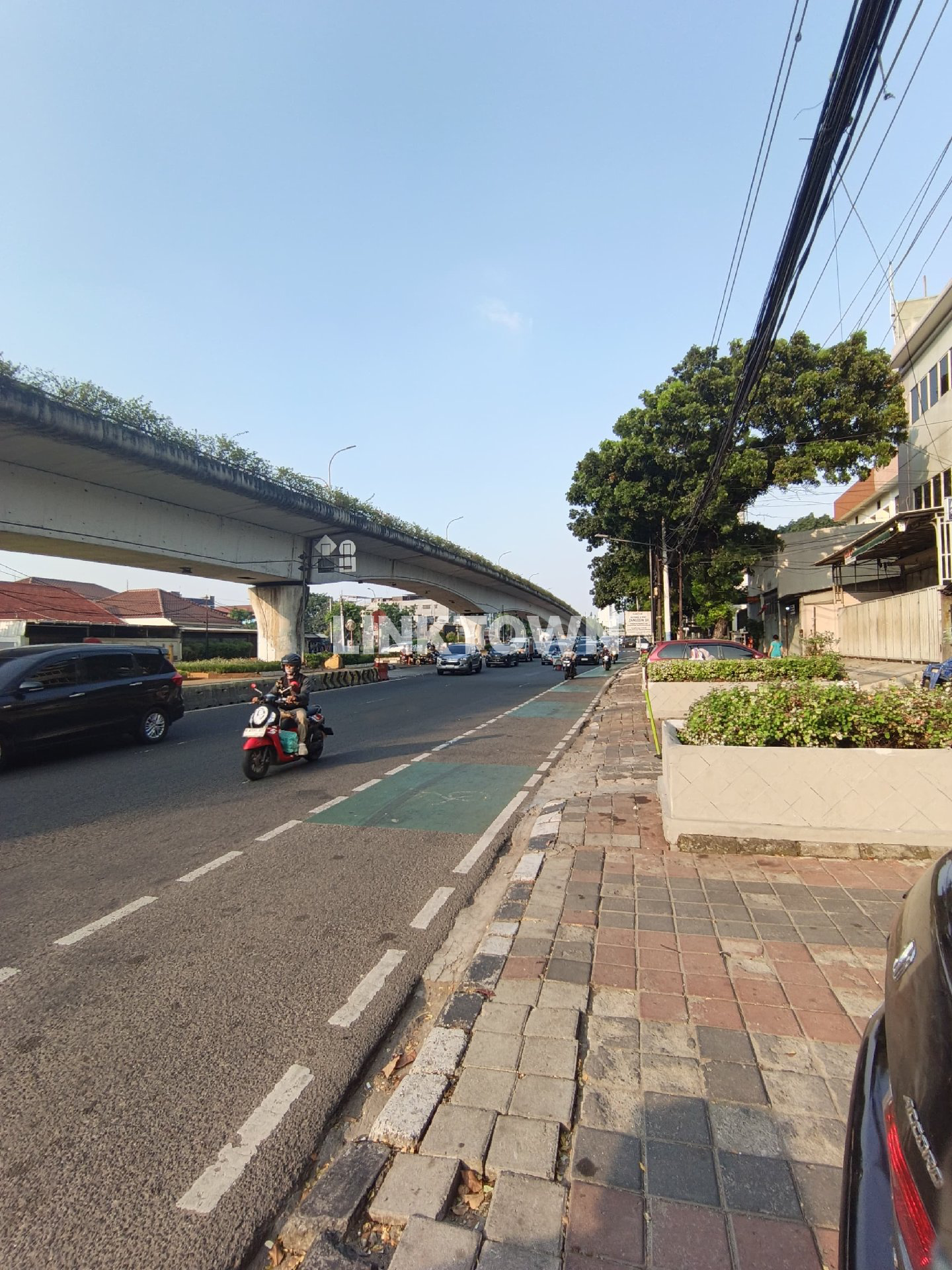 Ruko Siap Huni Akses Jalan Raya Tahunan
