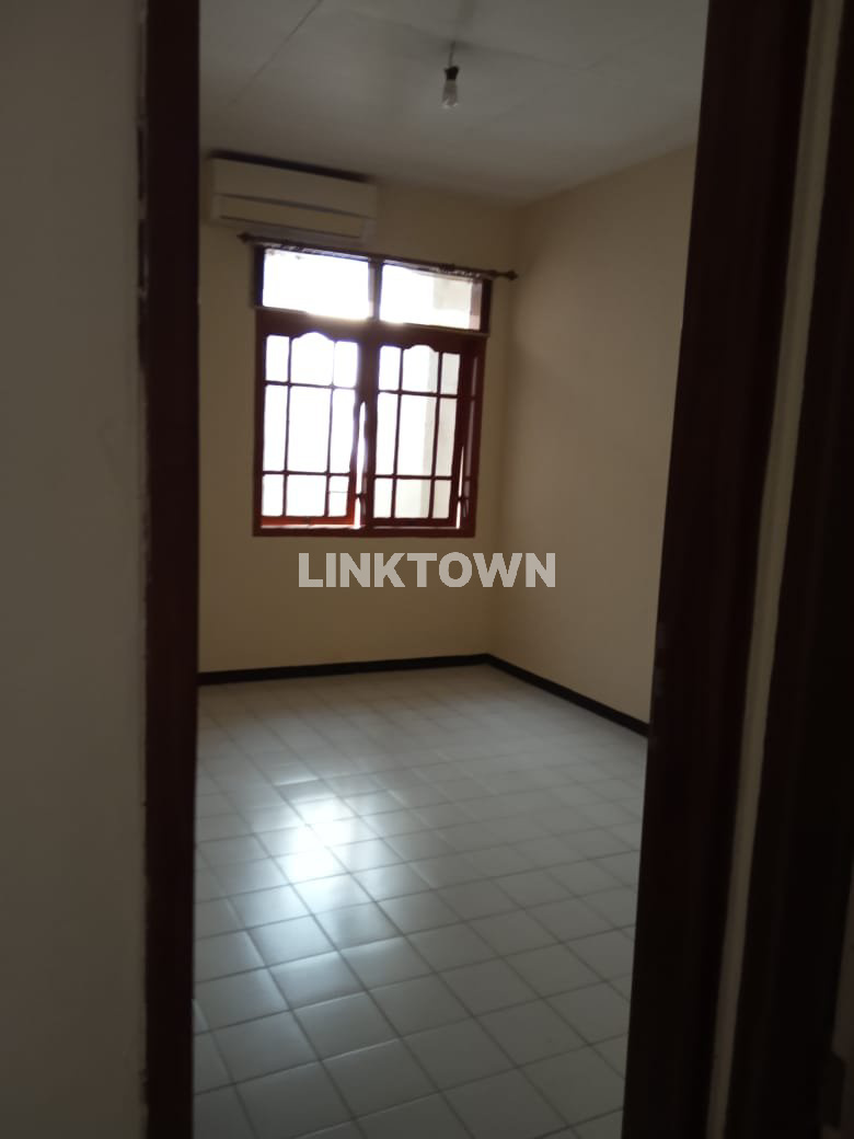 Dijual Jarang Ada Rumah 2 Lantai Murah di Delta Sari