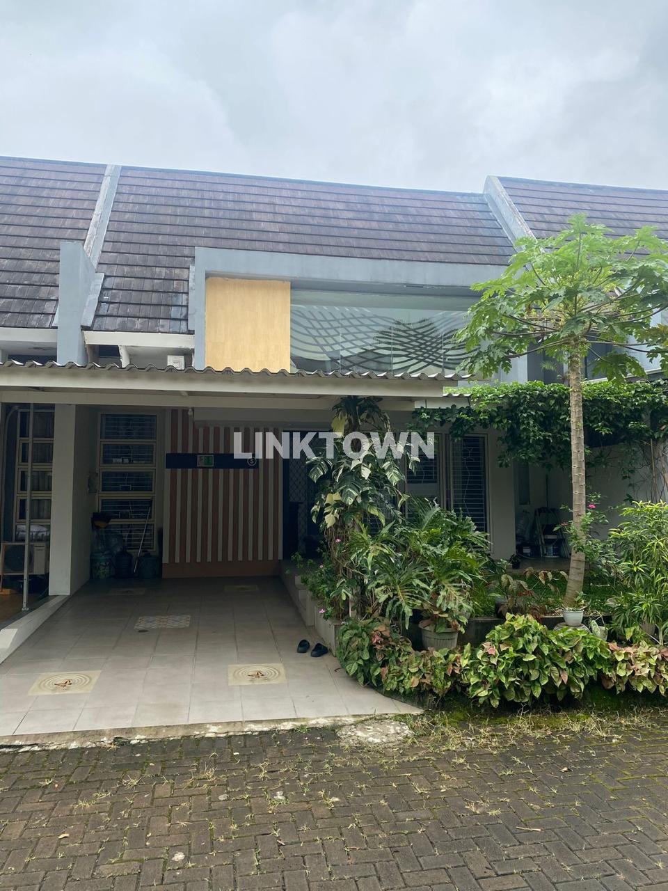 Jual Cepat Rumah Luas 144m² Semi Furnish di Balcony Grande Vista Rancamaya Golf Estate Jual Cepat Rumah Luas 144m² Semi Furnish di Balcony Grande Vista Rancamaya Golf Estate