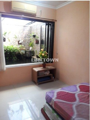 Dijual Rumah Semifurnish 2,5 Lantai di Graha Asri Sidoarjo