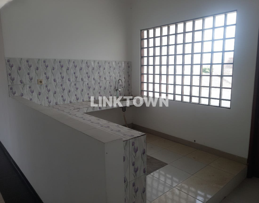 For Sale Rumah dan Gudang Siap Huni di Randuagung Malang