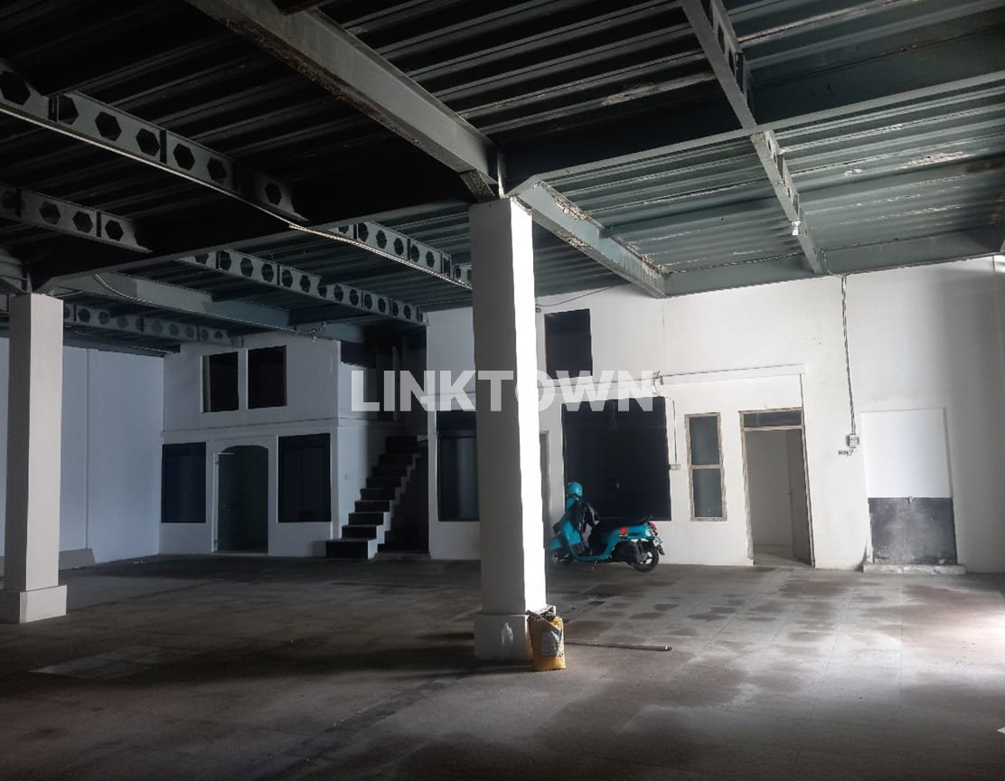 For Sale Rumah dan Gudang Siap Huni di Randuagung Malang