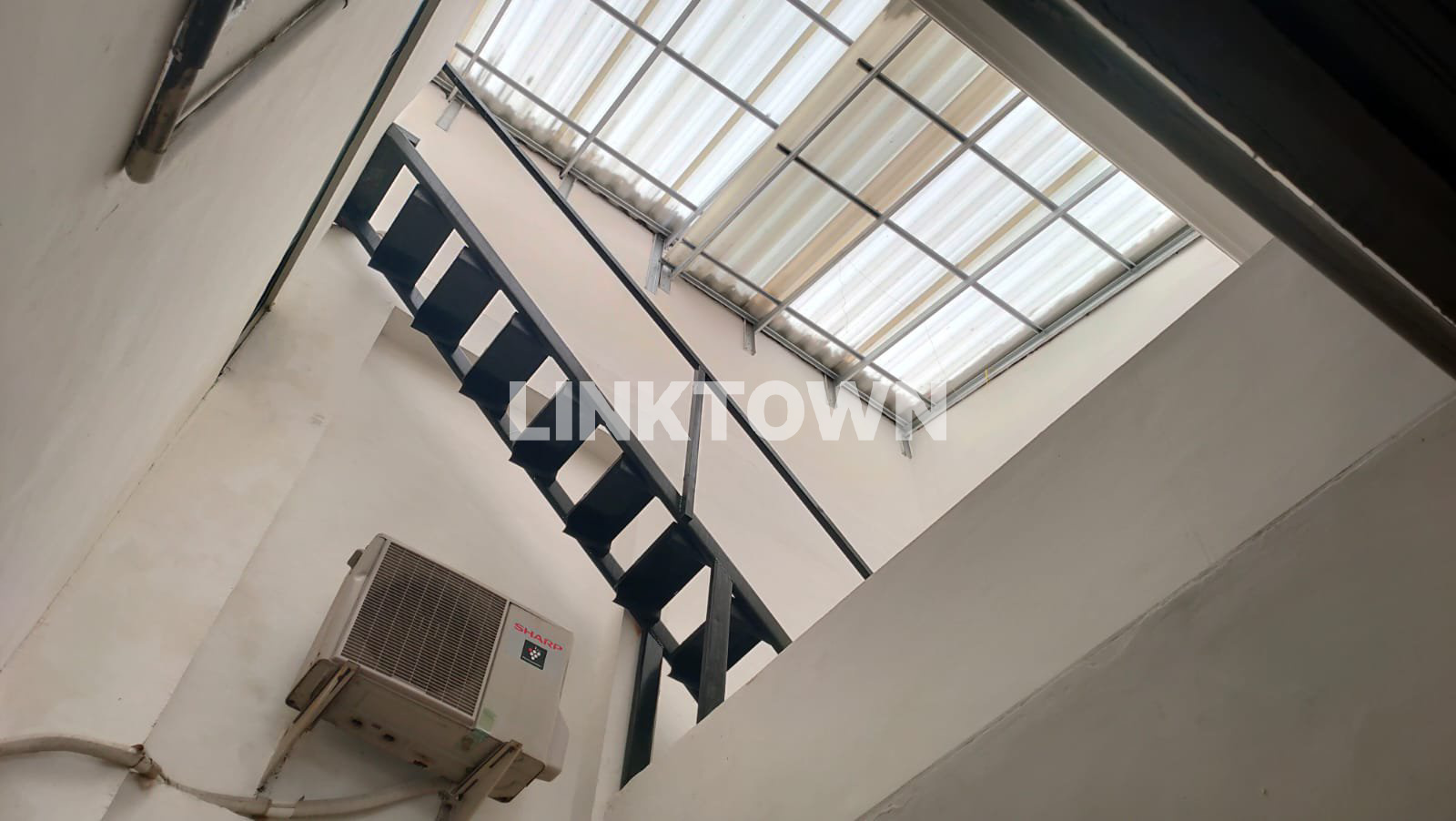 Dijual Cepat Rumah Siap Huni Strategis Sebelah Merr Surabaya