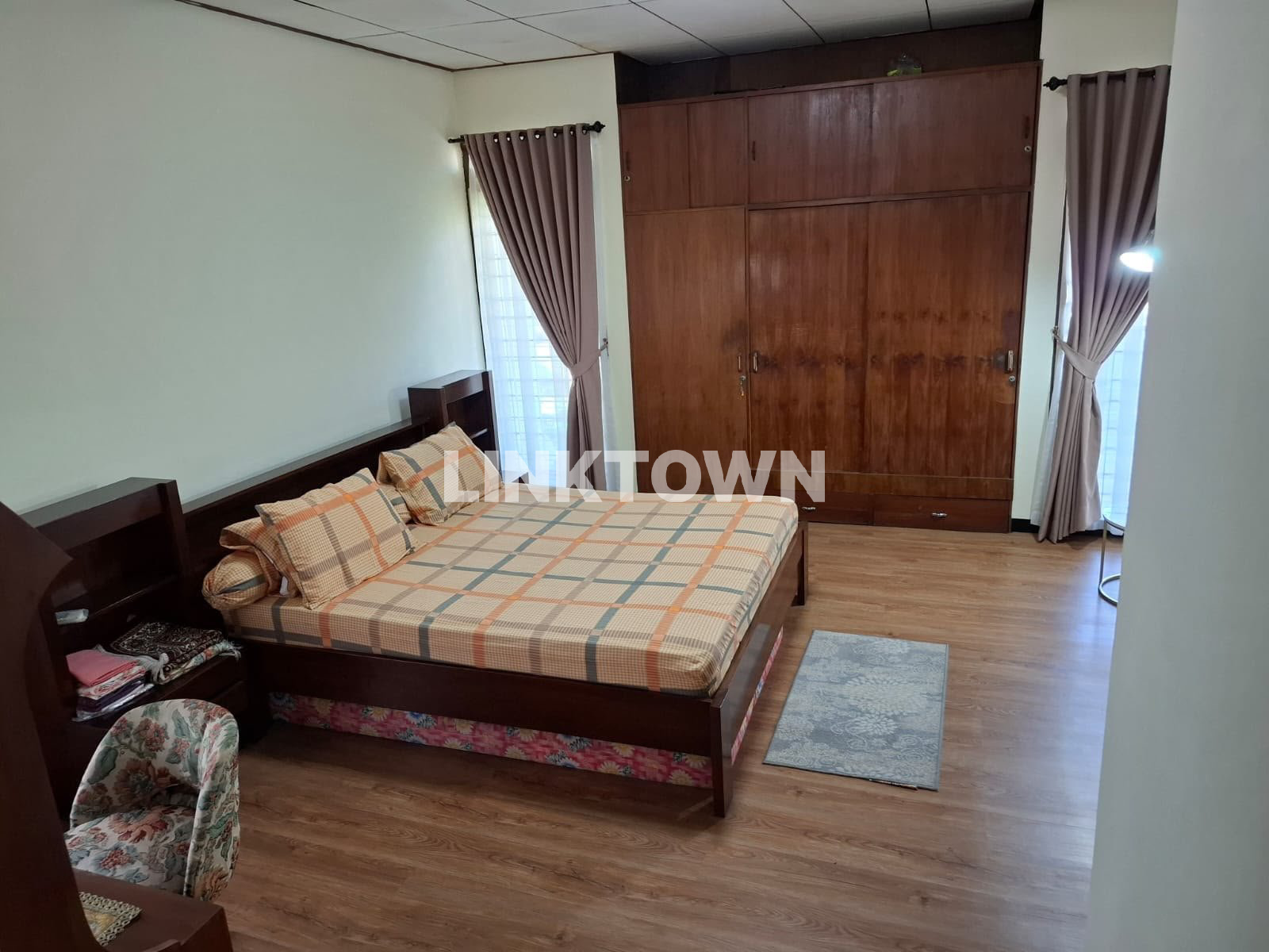 Jual Cepat Rumah Hook Luas 220m² di Sukajadi Bandung