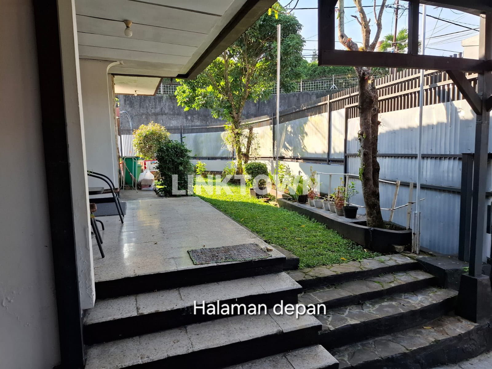 Jual Cepat Rumah Hook Luas 220m² di Sukajadi Bandung
