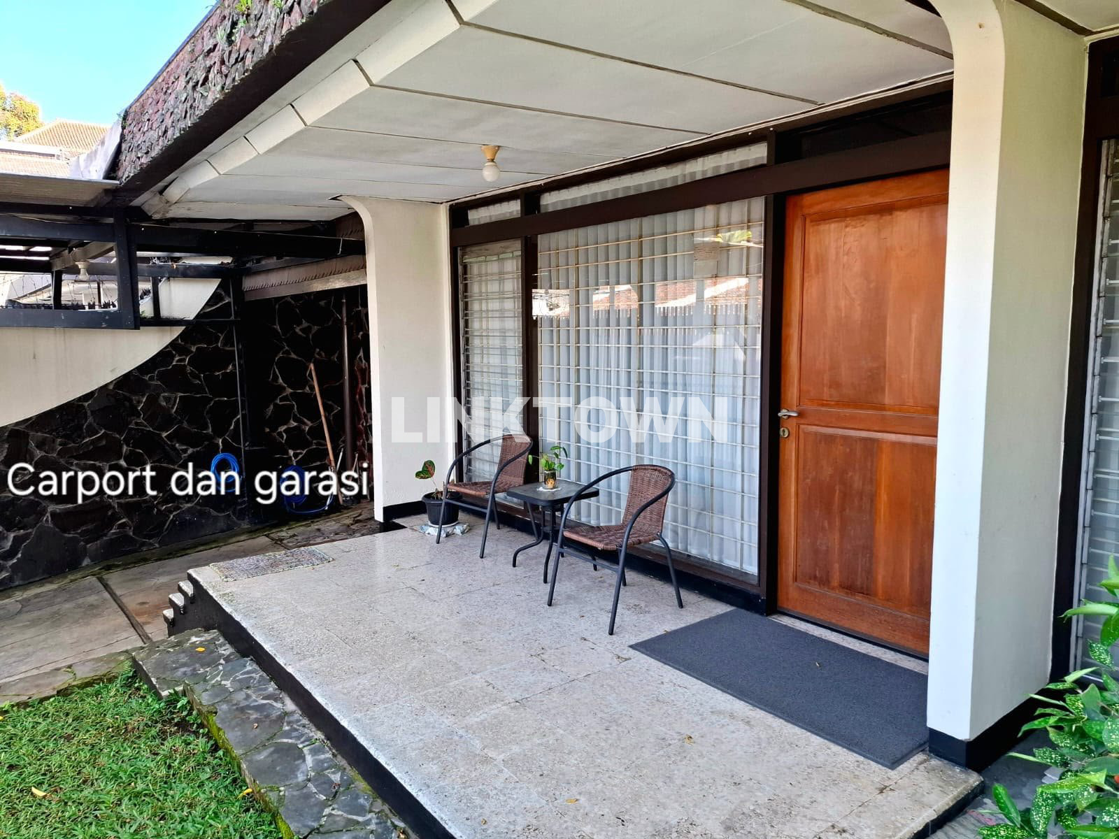 Jual Cepat Rumah Hook Luas 220m² di Sukajadi Bandung