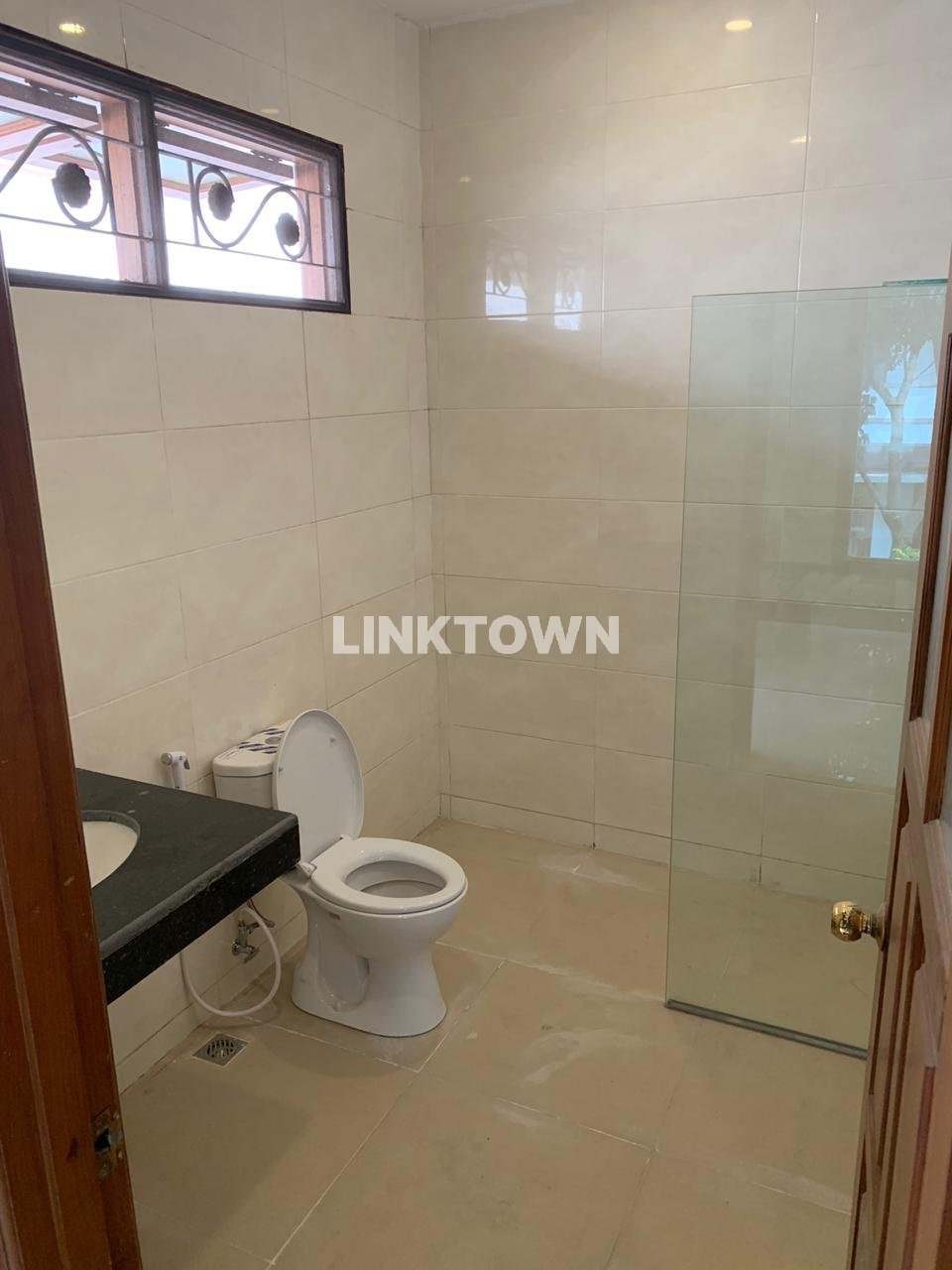 Dijual Rumah Siap Huni Dikawasan Elite Surabaya Barat Graha Famili