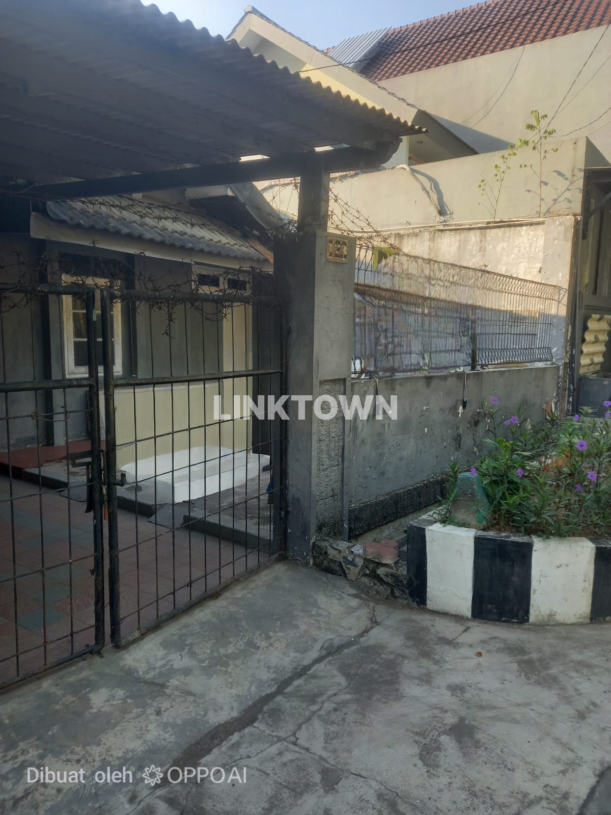 Dijual atau Disewakan Rumah Standart Raya Wiguna Timur Surabaya