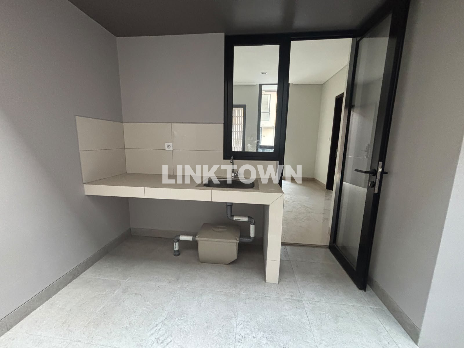 Rumah 2 Lantai Dalam Cluster Mewah By Summarecon