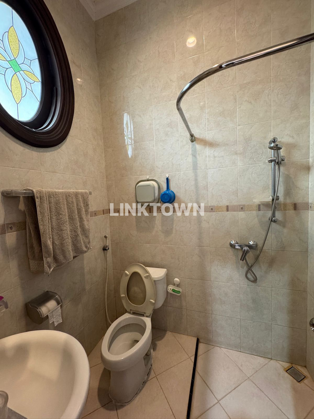 Rumah Elite Fully Furnish Pakuwon Indah Surabaya Barat