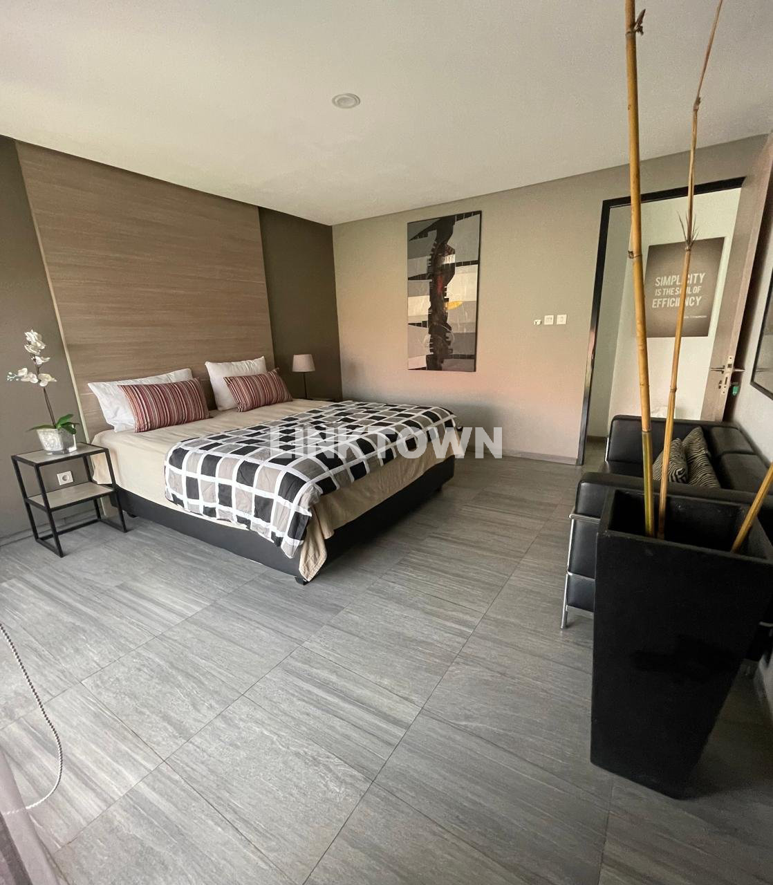 Jual Cepat Rumah Furnish Luas 300m² Siap Huni di Sukasari Bandung