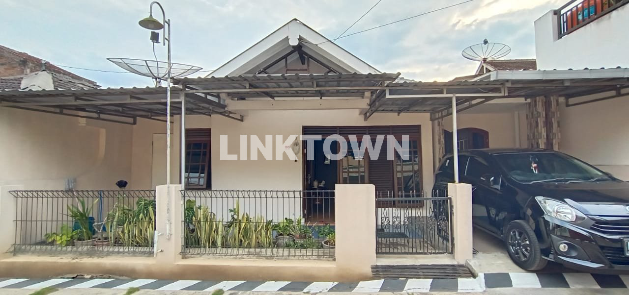 Rumah dengan Nuansa Asri di Perumahan Dliko Salatiga Rumah dengan Nuansa Asri di Perumahan Dliko Salatiga