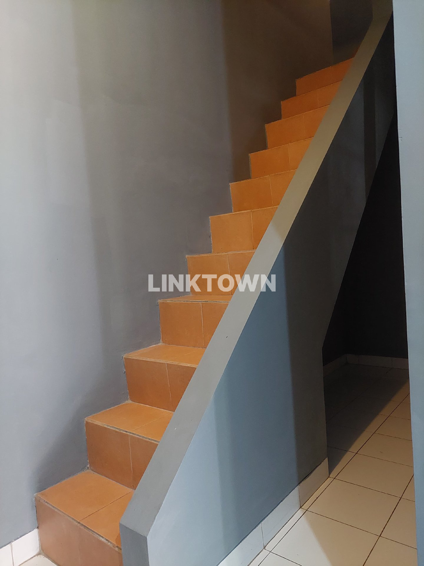 DISEWAKAN CEPAT RUMAH SIAP HUNI KOTA WISATA CIBUBUR