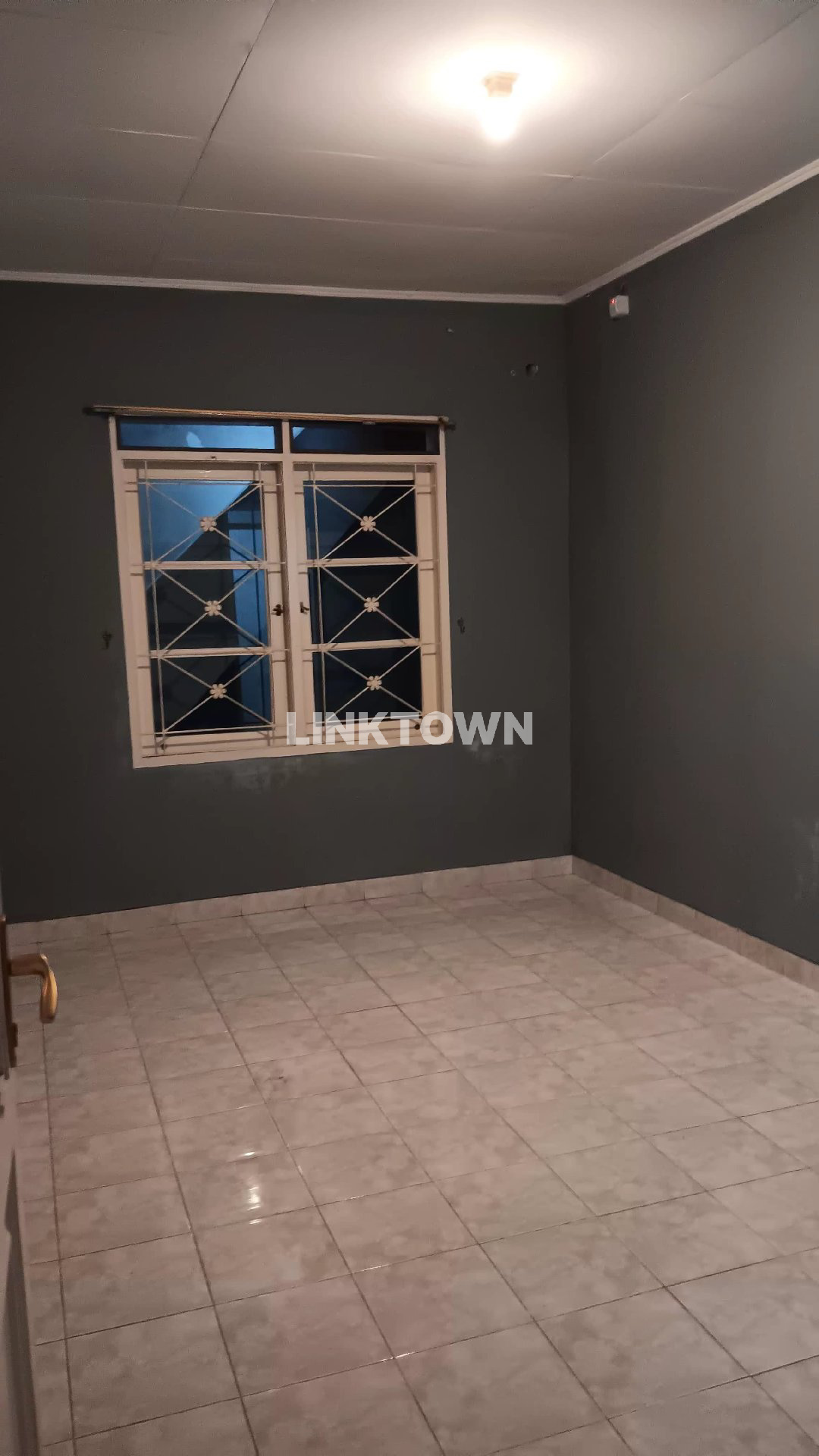 DISEWAKAN CEPAT RUMAH SIAP HUNI KOTA WISATA CIBUBUR