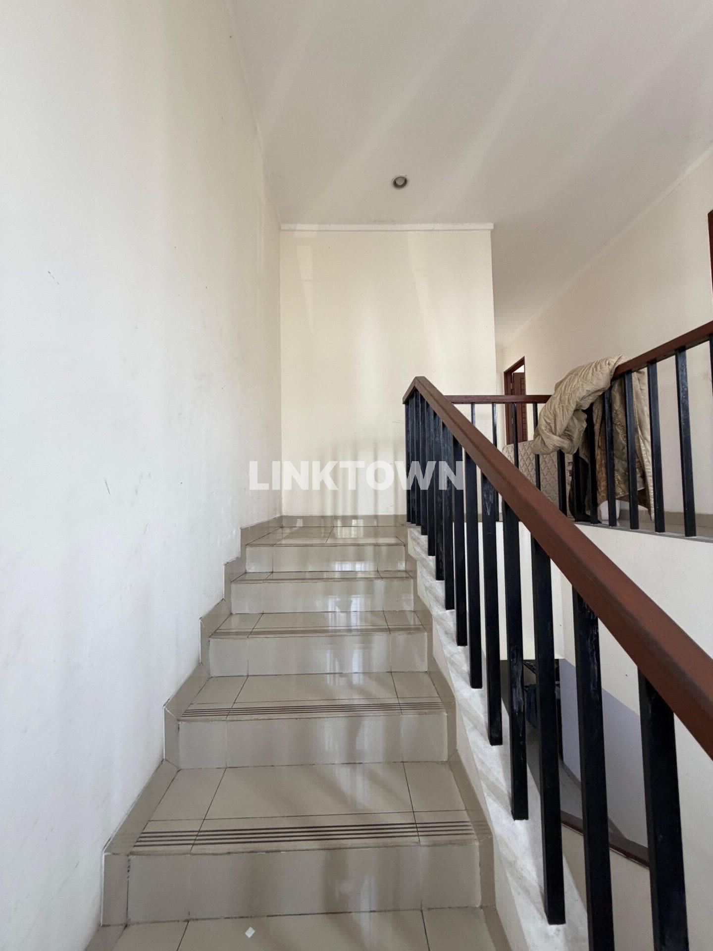 Dijual Rumah Premier Pavilion, Kalideres