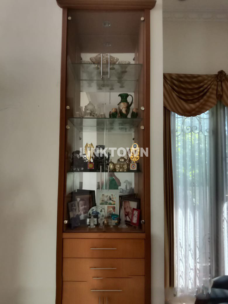 Rumah 2 Lantai Sangat Strategis di Kutisari Utara Surabaya