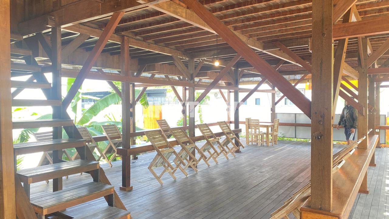 Dijual Rumah 3 Lantai Dengan Tanah Luas Bali