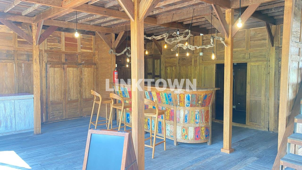 Dijual Rumah 3 Lantai Dengan Tanah Luas Bali