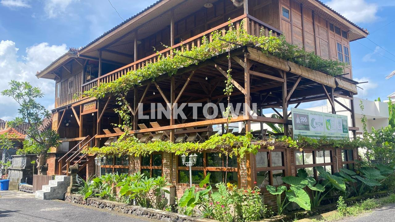 Dijual Rumah 3 Lantai Dengan Tanah Luas Bali