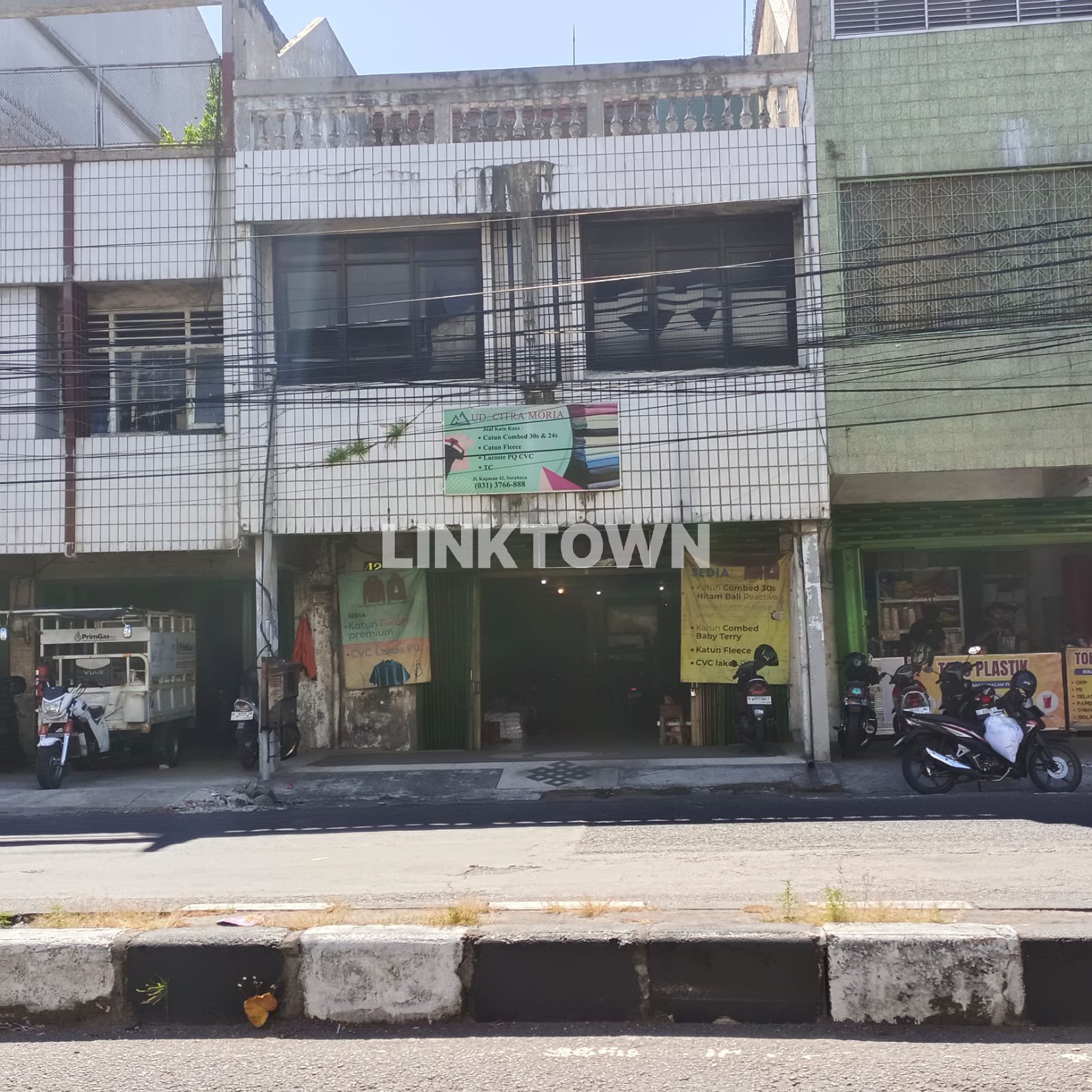 Ruko 2 Lantai Komersial di Kapasan Selangkah ke Pusat Kota Surabaya