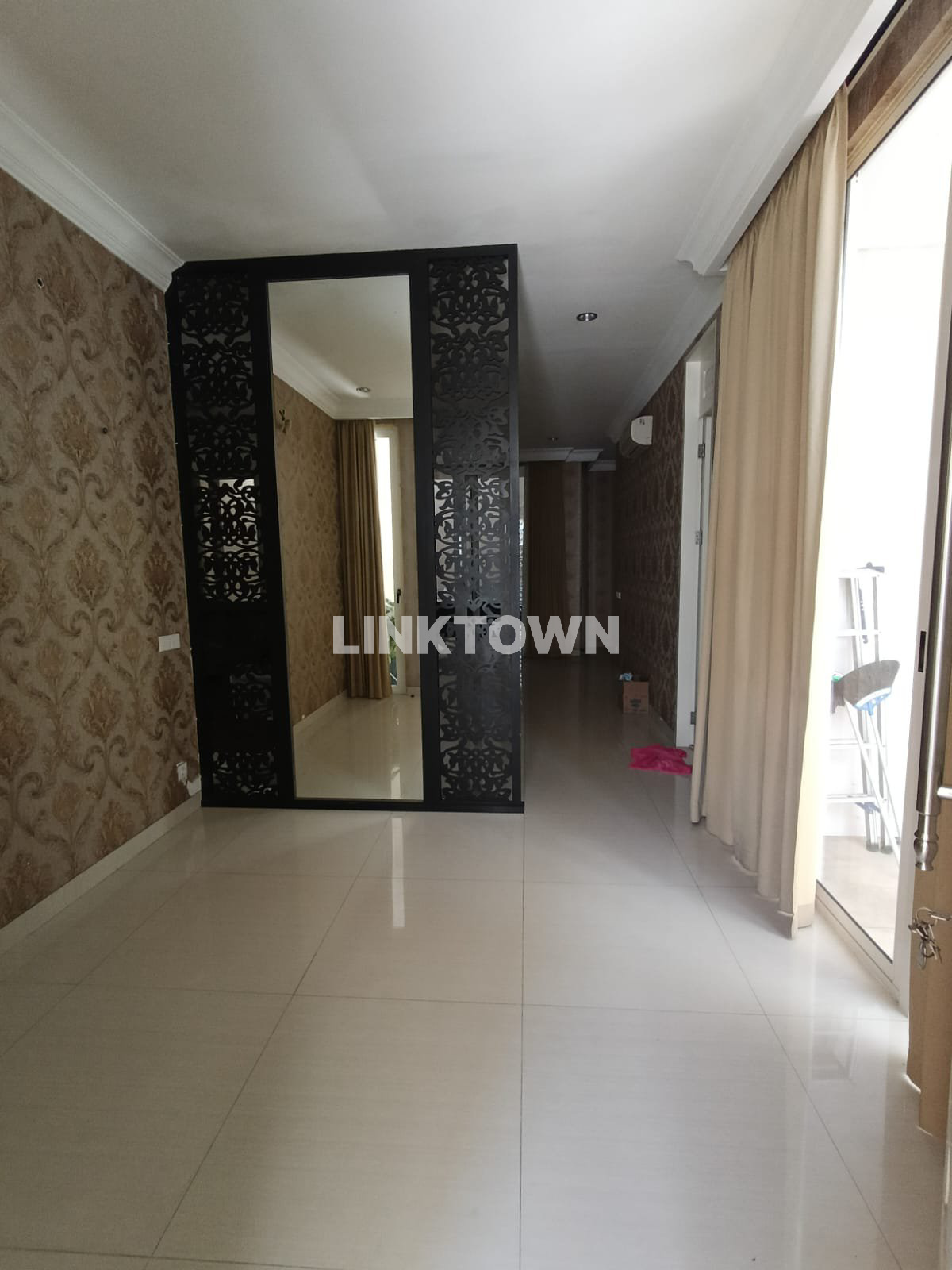 Dijual Rumah Kawasan Elite Surabaya Barat Pakuwon Indah Larizwood