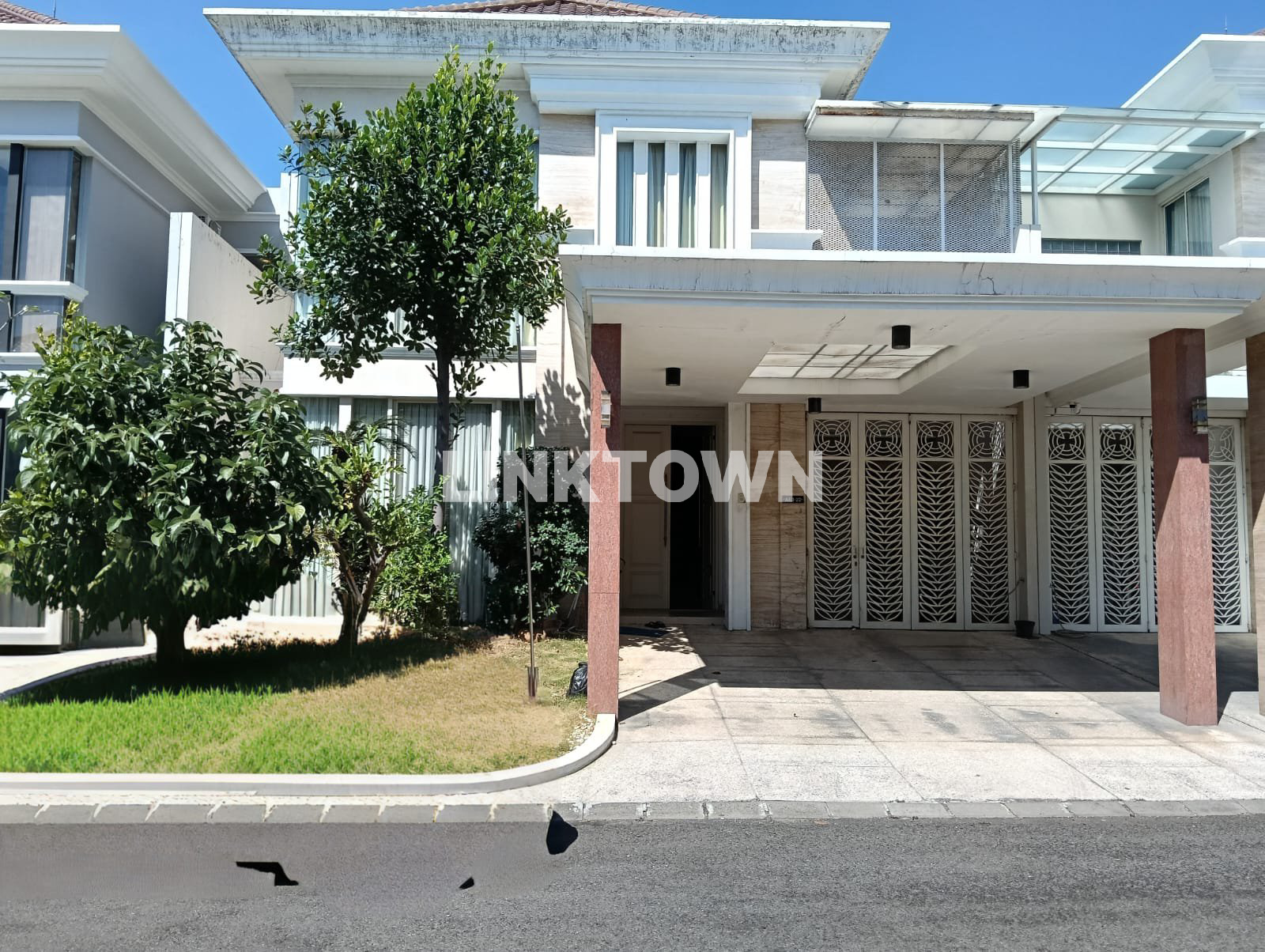 Dijual Rumah Kawasan Elite Surabaya Barat Pakuwon Indah Larizwood Dijual Rumah Kawasan Elite Surabaya Barat Pakuwon Indah Larizwood