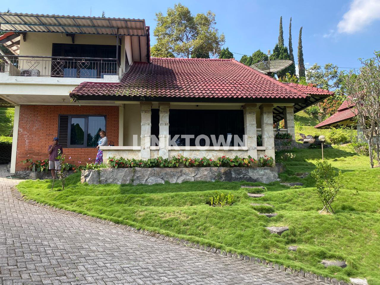 Dijual Villa Bukit Trawas Fully Furnish dan Lahan Luas